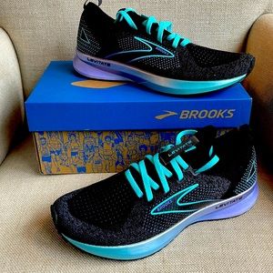 NIB Brooks Levitate Stealthfit 5